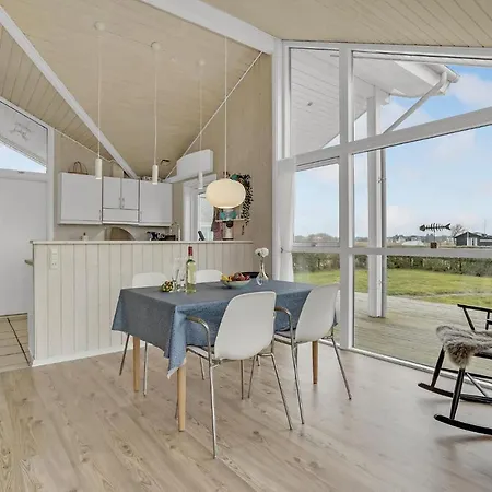 Holiday home Beautiful In With Kitchen