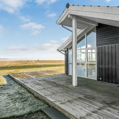 Beautiful In With Kitchen Holiday home *