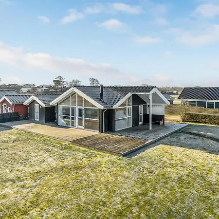 Beautiful In With Kitchen Holiday home *