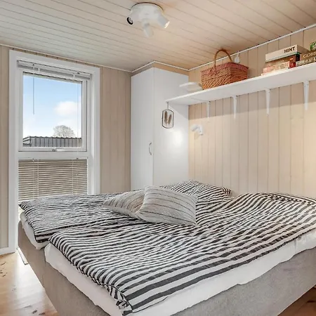 Beautiful In With Kitchen Holiday home *